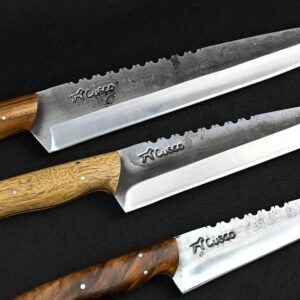 Como escolher sua primeira faca de aço carbono?